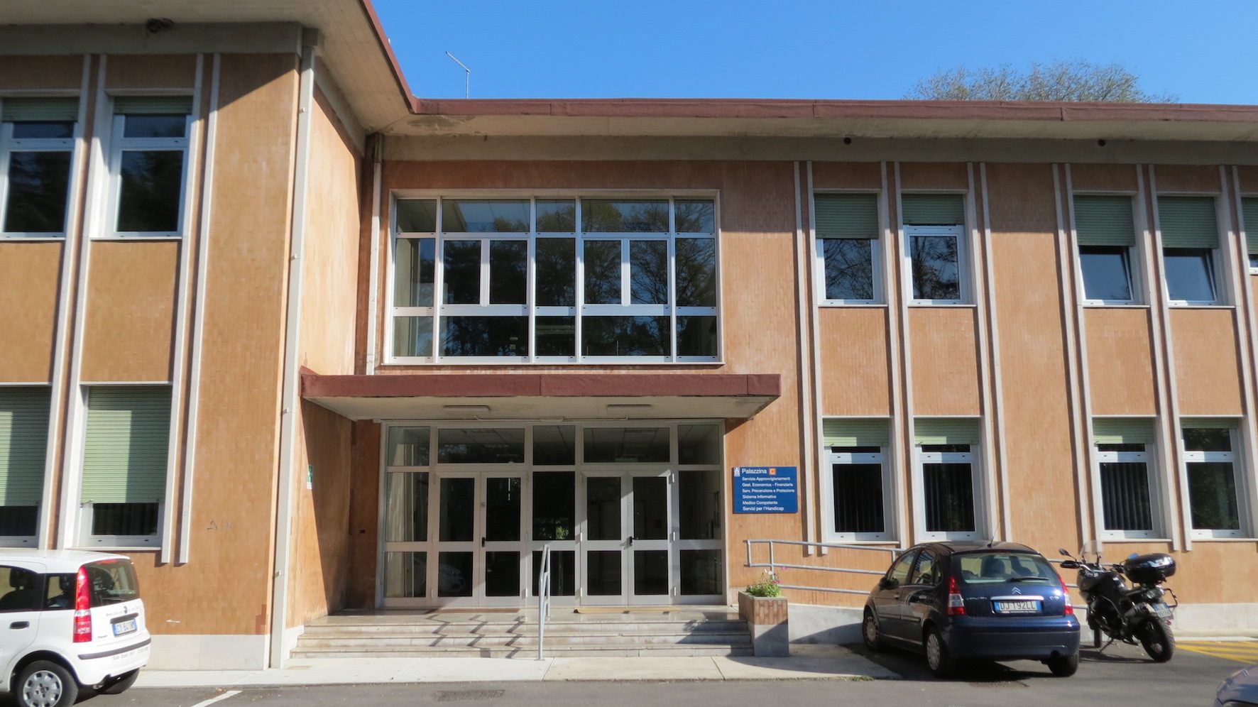 Dipartimento delle dipendenze 2.JPG